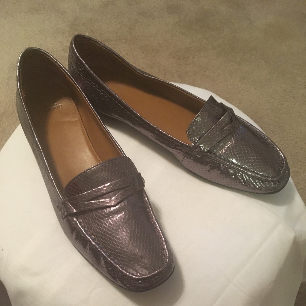 Shoes - Picture 2 of 5
